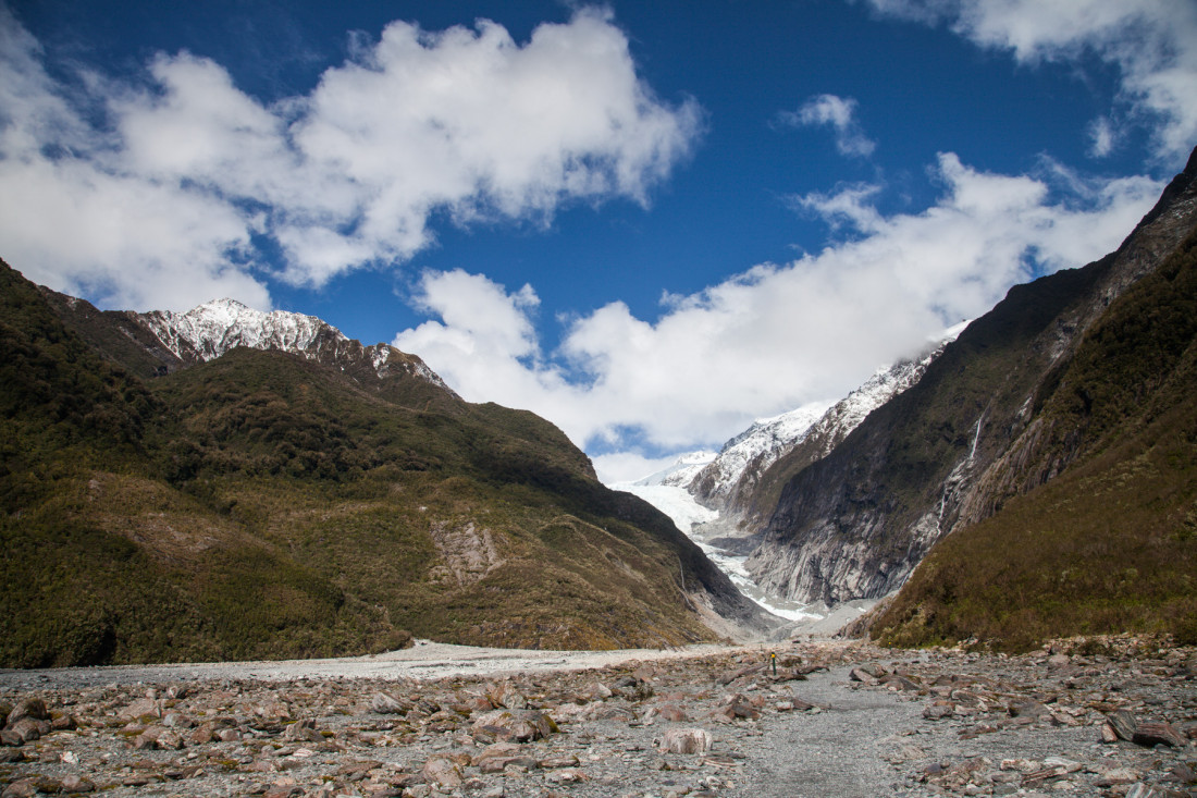 Vor vielen Jahren bedeckte der Gletscher das ganze Tal und rechte bis zum Meer